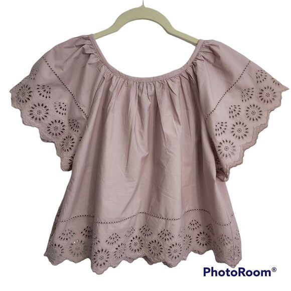 GAP Eyelet Flutter Sleeve Top Size XSMALL - Picture 3 of 11